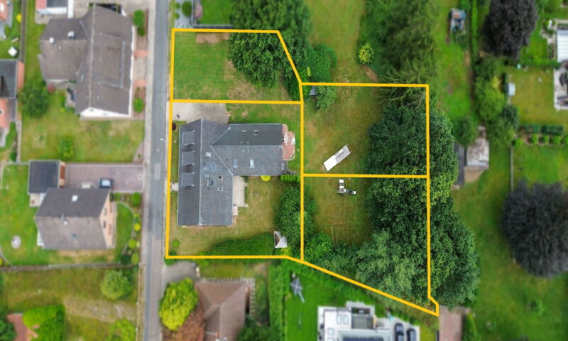 Wohnhaus mit zwei Bauplätzen
in ruhiger Lage von Syke-Gessel