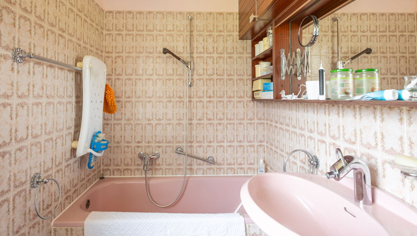 Badezimmer EG