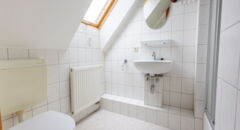 Whg. rechts Bad OG