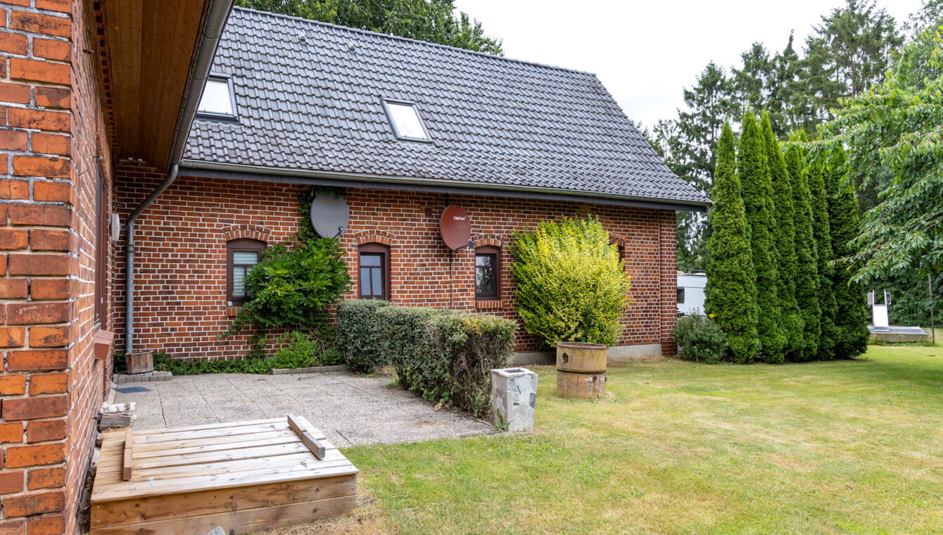 Rückansicht Terrasse Whg. rechts